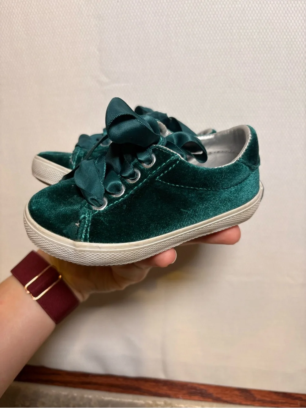 Janie and Jack Girls Emerald Green Velvet Ribbon Lace-Up Sneakers Size 5